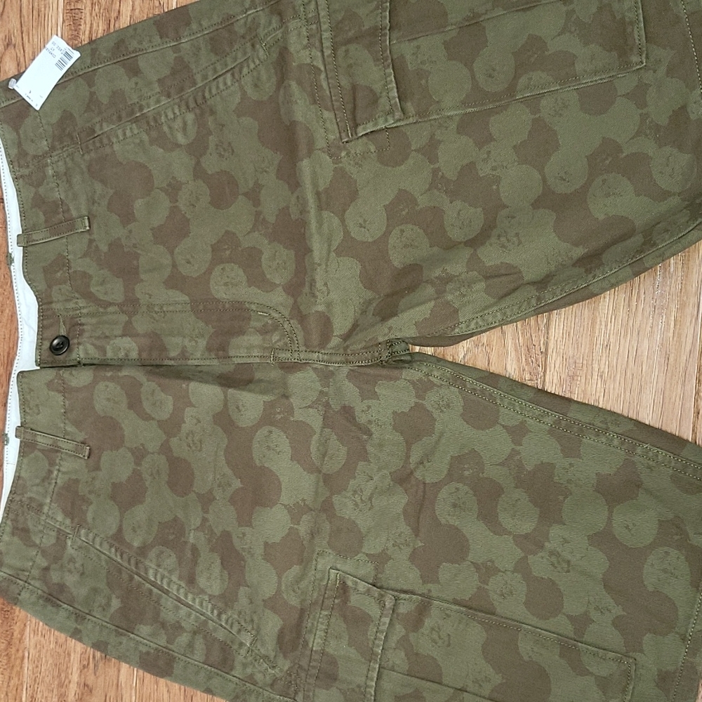 Levi's Cargo shorts Size 33 NWOT - Picture 3 of 3